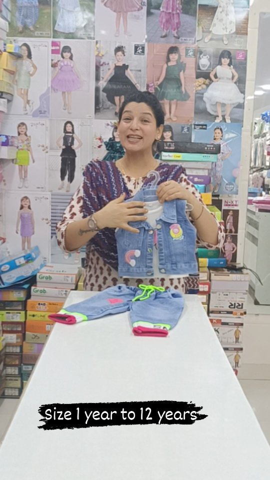 Co-ord set in denim fabric for girls.